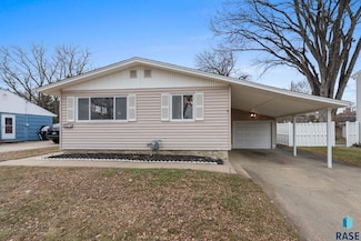 2615 S Norton Ave, Sioux Falls, SD 57105