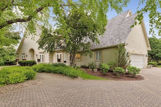 490 Old Long Lake Rd, Wayzata, MN 55391