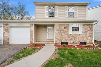 2891 Roundtree Dr Unit 195, Troy, MI 48083