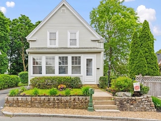 4 Rendall Place, Melrose, MA 02176
