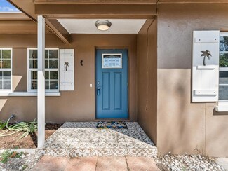 828 Scotland St, Dunedin, FL 34698