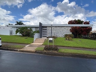 URB SANTA PAULA Calle Las Colinas Unit 123, Guaynabo, PR 00969