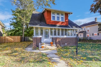 917 N 6th St, Manitowoc, WI 54220