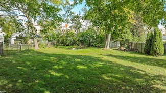21110 Collingham Ave, Farmington Hills, MI 48336