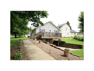 101 W Main St, Urbana, IA 52345