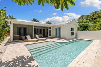 1287 10th Ave N, Naples, FL 34102