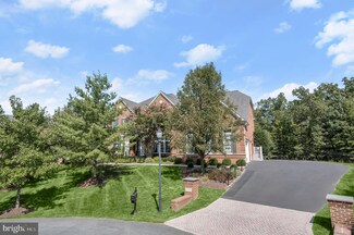 11704 Woodthrush Ln, Potomac, MD 20854