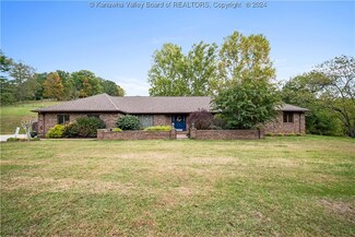 4562 Woodrum Ln, Charleston, WV 25313