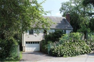 4 Mcgill St, Worcester, MA 01607