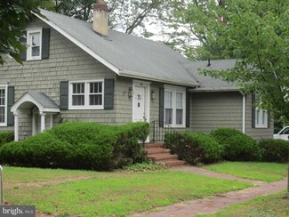 500 7th St, Riverton, NJ 08077