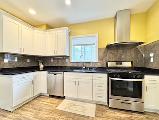 21 Shawmut St Unit 21, Malden, MA 02148