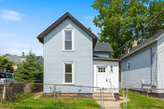 306 South Ave, Waukegan, IL 60085