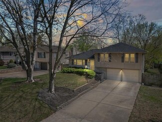 8409 Santa fe Ln, Overland Park, KS 66212