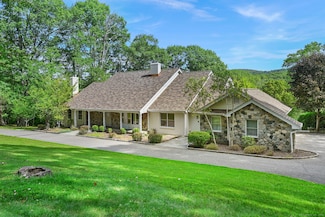 5 Sail Harbour Dr, Sherman, CT 06784