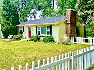 111 Butternut St, Three Oaks, MI 49128