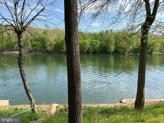 12 Mallard Way, Falling Waters, WV 25419