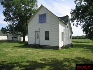 34320 180th St, Winnebago, MN 56098