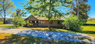 1441 806, Gainesville, MO 65655