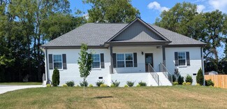 1402 Club Cir, Gallatin, TN 37066