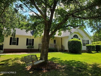 124 River Reach Dr W, Swansboro, NC 28584