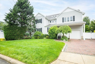 1360 Powell Ave, Merrick, NY 11566