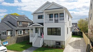 16 P St, Hull, MA 02045