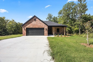 1 Boswell Dr, Bella Vista, AR 72715