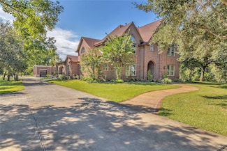 4910 Brookside Rd, Pearland, TX 77581