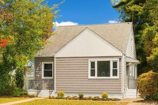 321 Oakford St, West Hempstead, NY 11552