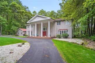 8650 Hidden Hills Dr SE, Warren, OH 44484