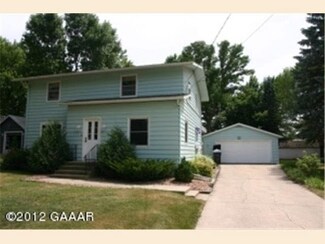 204 204 E Lake St, Osakis, MN 56360