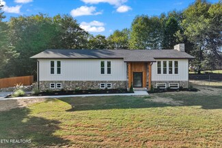 121 Amanda Dr, Maryville, TN 37801