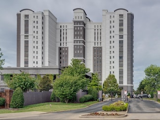 717 S Riverside Dr Unit 401, Memphis, TN 38103