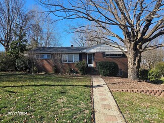 2707 Westridge Rd, Winston Salem, NC 27103