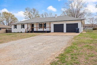 824 S Locust St, Buffalo, MO 65622