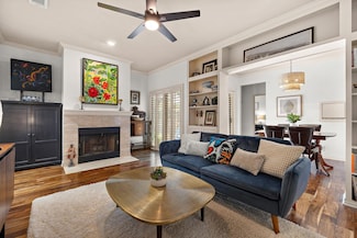 5752 N Scout Island Cir, Austin, TX 78731