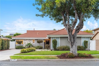 11671 Pine St, Los Alamitos, CA 90720