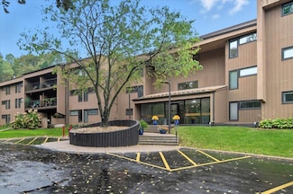 705 E Burnsville Pkwy Unit 215, Burnsville, MN 55337