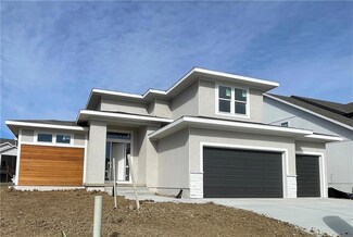 17416 Parkhill St, Overland Park, KS 66221