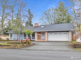 8208 Sapphire Dr SW, Lakewood, WA 98498