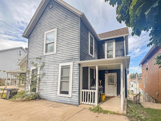 603 Arlington St, Dubuque, IA 52001