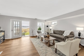 5 Brigantine Ln Unit 5, Quincy, MA 02171
