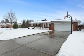 61520 Elderberry Ln, South Bend, IN 46614