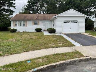 70 Buena Visa Ct, Toms River, NJ 08757