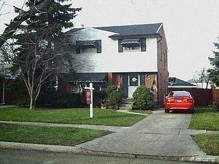 18259 Spring Ct S, Fraser, MI 48026