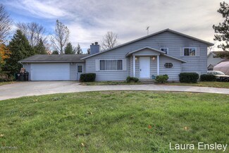 1022 10 Mile Rd NE, Comstock Park, MI 49321