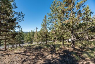 1716 NW Trenton Ave, Bend, OR 97703