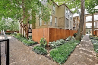 4647 Wild Indigo St Unit 361, Houston, TX 77027