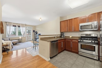 4 Constellation Place Unit 306, Jersey City, NJ 07305