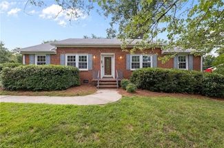 2206 Revolan Dr, Greensboro, NC 27407